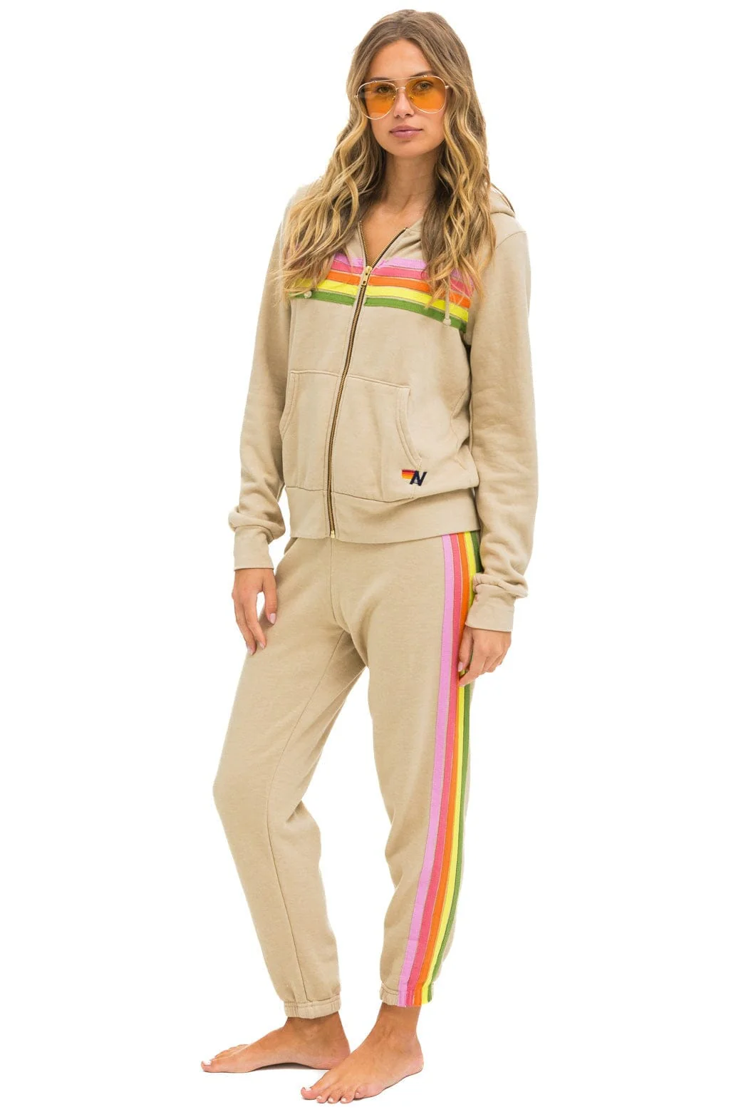 3117-5-stripe-sweatpants-sand-pink-green-5.webp 5 STRIPE SWEATPANTS - SAND // PINK // GREEN