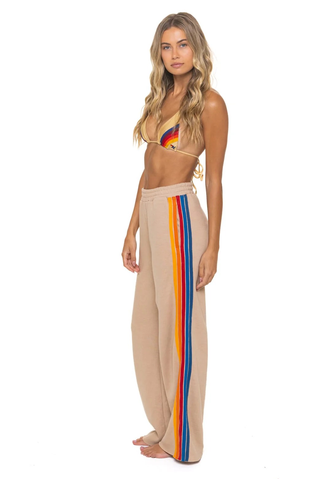 40-5-stripe-wide-leg-pocket-sweatpants-sand-1.webp 5 STRIPE WIDE LEG POCKET SWEATPANTS - SAND