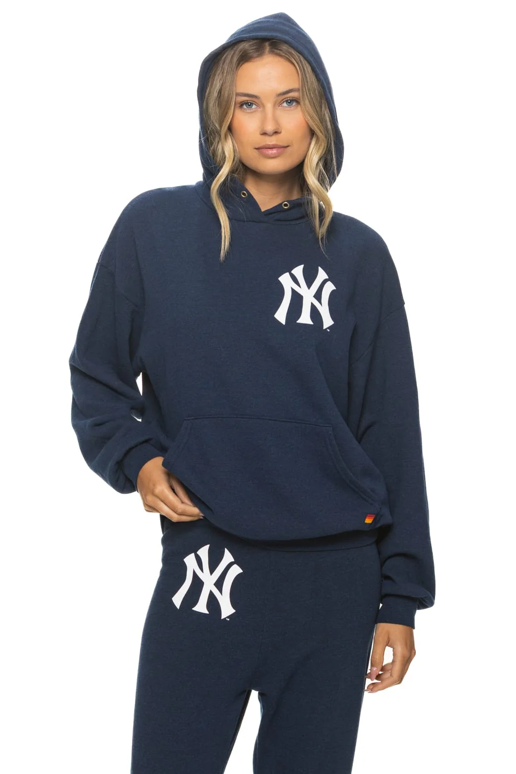 405-new-york-yankees-2026-relaxed-pullover-hoodie-navy-1.webp NEW YORK YANKEES 2026 RELAXED PULLOVER HOODIE - NAVY