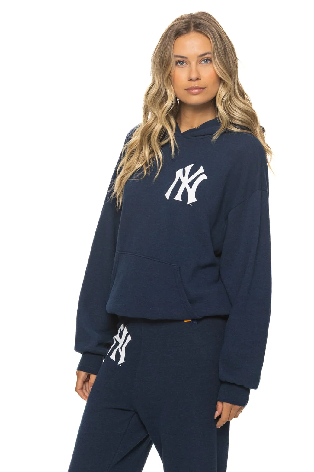 405-new-york-yankees-2026-relaxed-pullover-hoodie-navy-4.webp NEW YORK YANKEES 2026 RELAXED PULLOVER HOODIE - NAVY