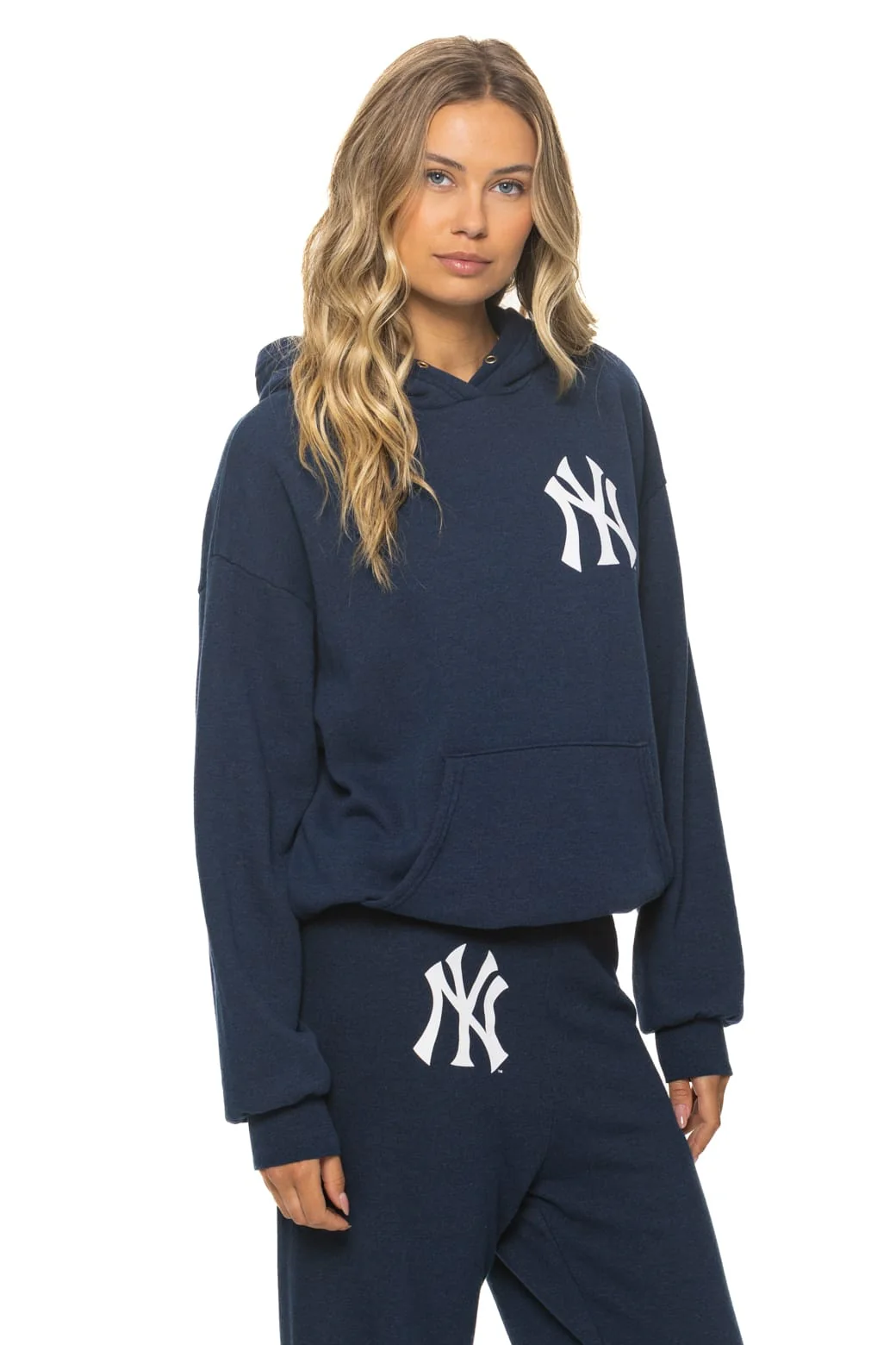 405-new-york-yankees-2026-relaxed-pullover-hoodie-navy-6.webp NEW YORK YANKEES 2026 RELAXED PULLOVER HOODIE - NAVY