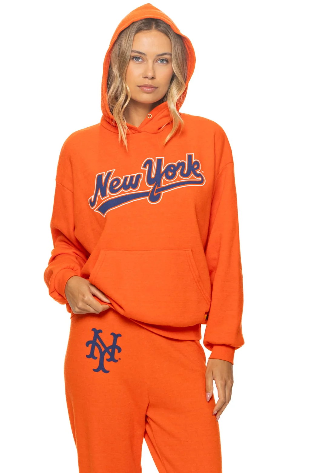 426-ny-mets-2026-relaxed-pullover-hoodie-orange-1.webp NY METS 2026 RELAXED PULLOVER HOODIE - ORANGE