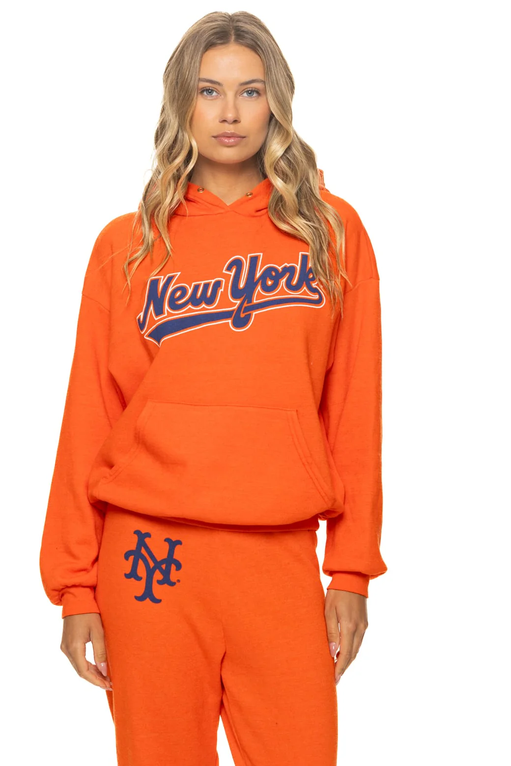 426-ny-mets-2026-relaxed-pullover-hoodie-orange-5.webp NY METS 2026 RELAXED PULLOVER HOODIE - ORANGE