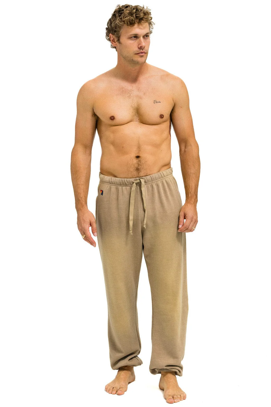 8068-essential-sweatpants-faded-tan-1.webp ESSENTIAL SWEATPANTS - FADED TAN