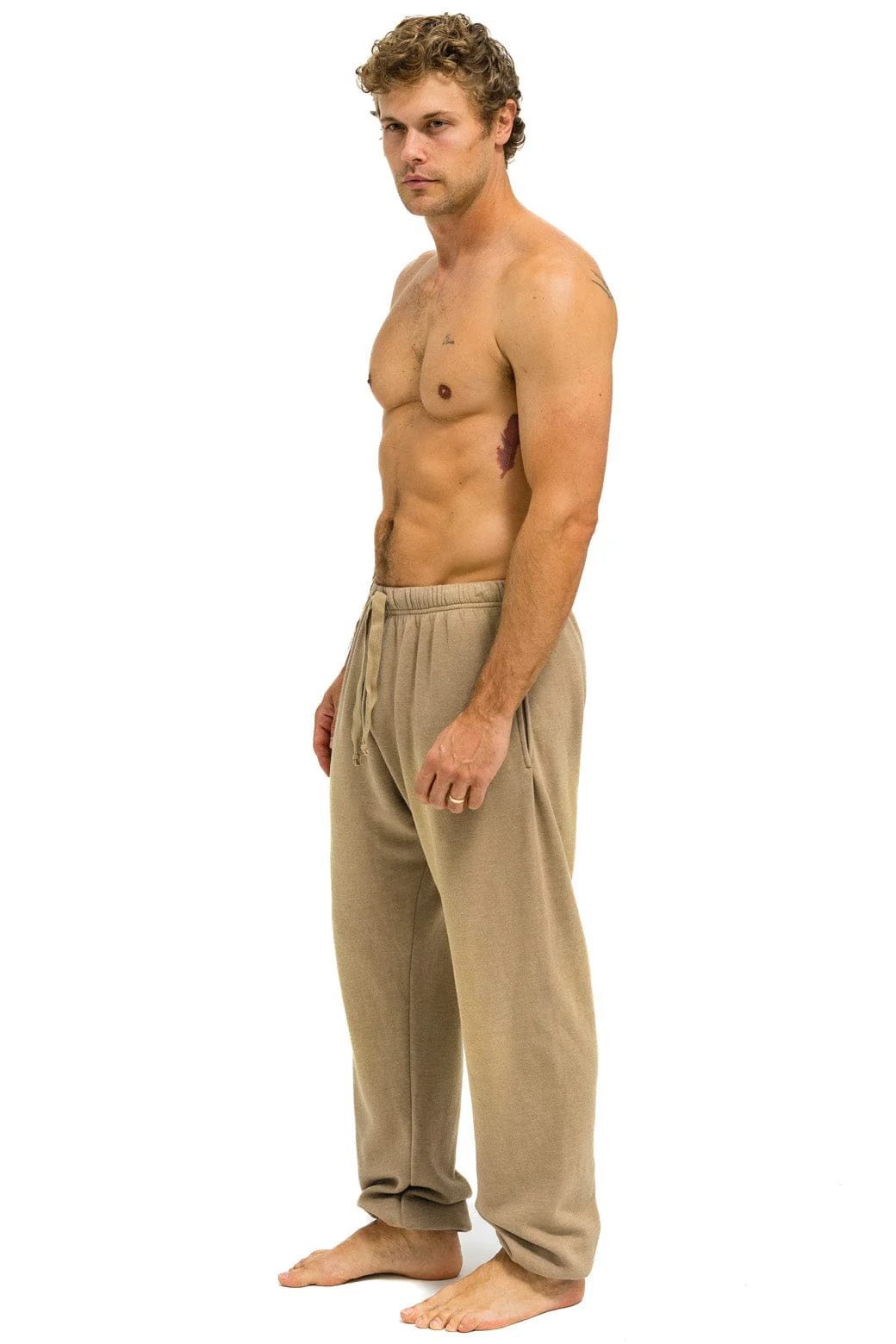 8068-essential-sweatpants-faded-tan-2.webp ESSENTIAL SWEATPANTS - FADED TAN